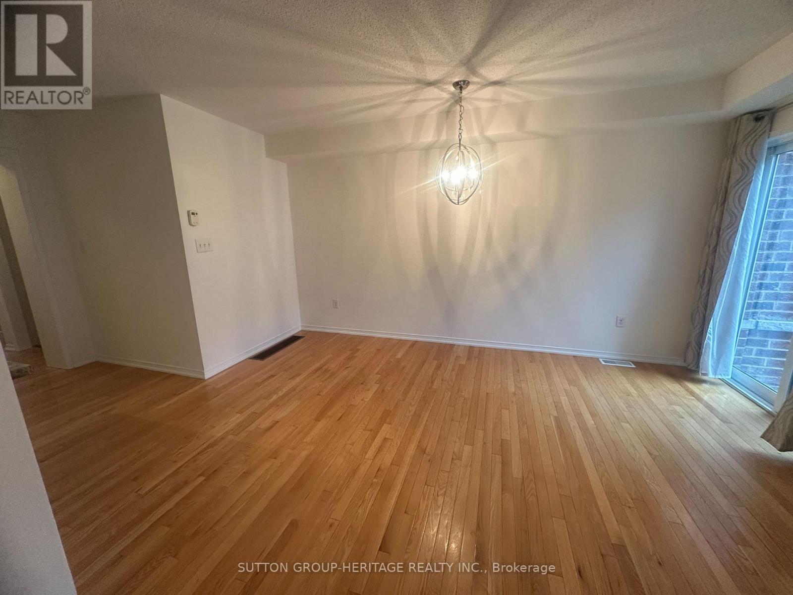 4 Summerside Avenue, Whitby, Ontario  L1R 0G3 - Photo 10 - E12471125