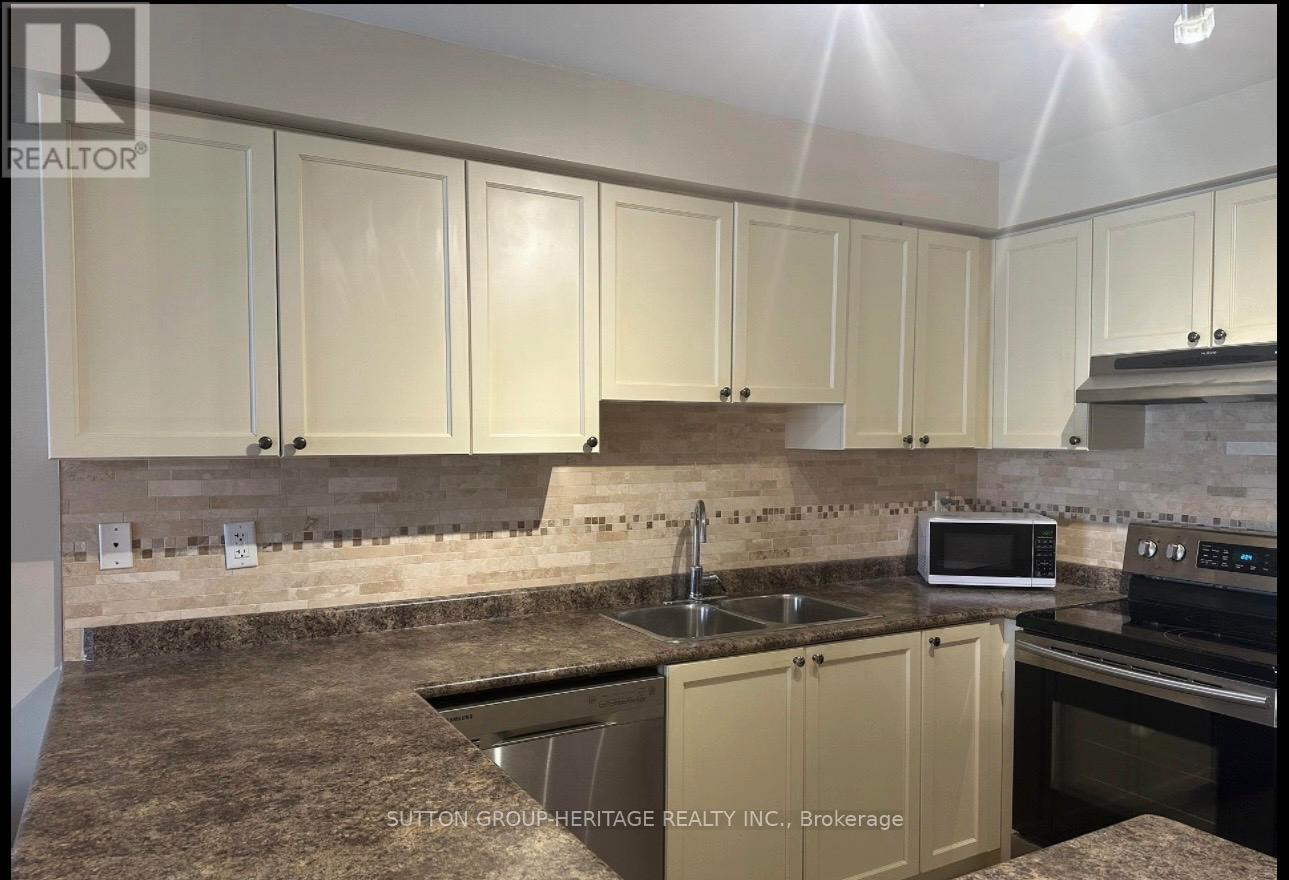 4 Summerside Avenue, Whitby, Ontario  L1R 0G3 - Photo 5 - E12471125