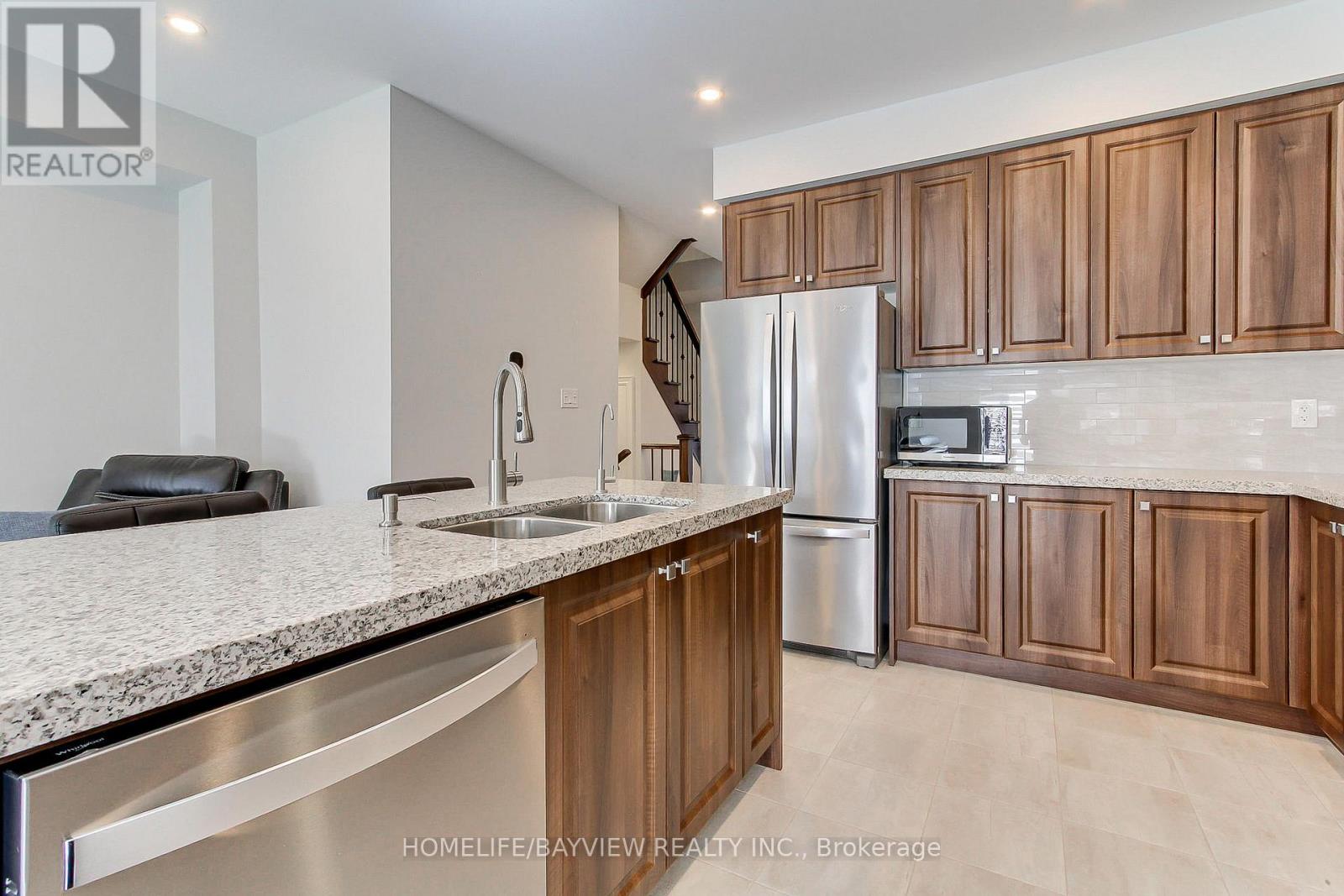 37 Arnold Crescent, New Tecumseth (Alliston), Ontario  L9R 0T6 - Photo 11 - N12471094