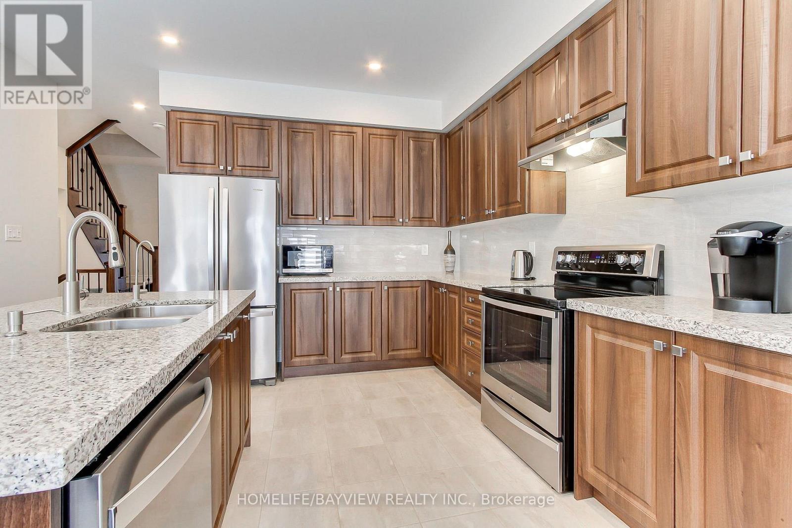 37 Arnold Crescent, New Tecumseth (Alliston), Ontario  L9R 0T6 - Photo 9 - N12471094