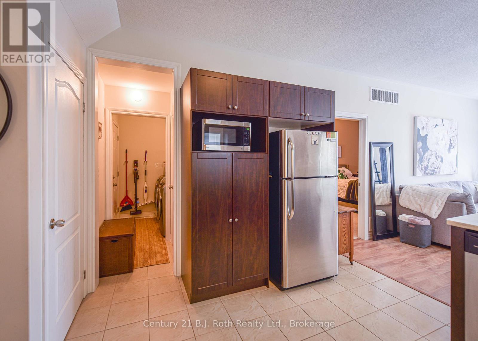 15 Isabella Drive, Orillia, Ontario  L3V 0E2 - Photo 2 - S12471157