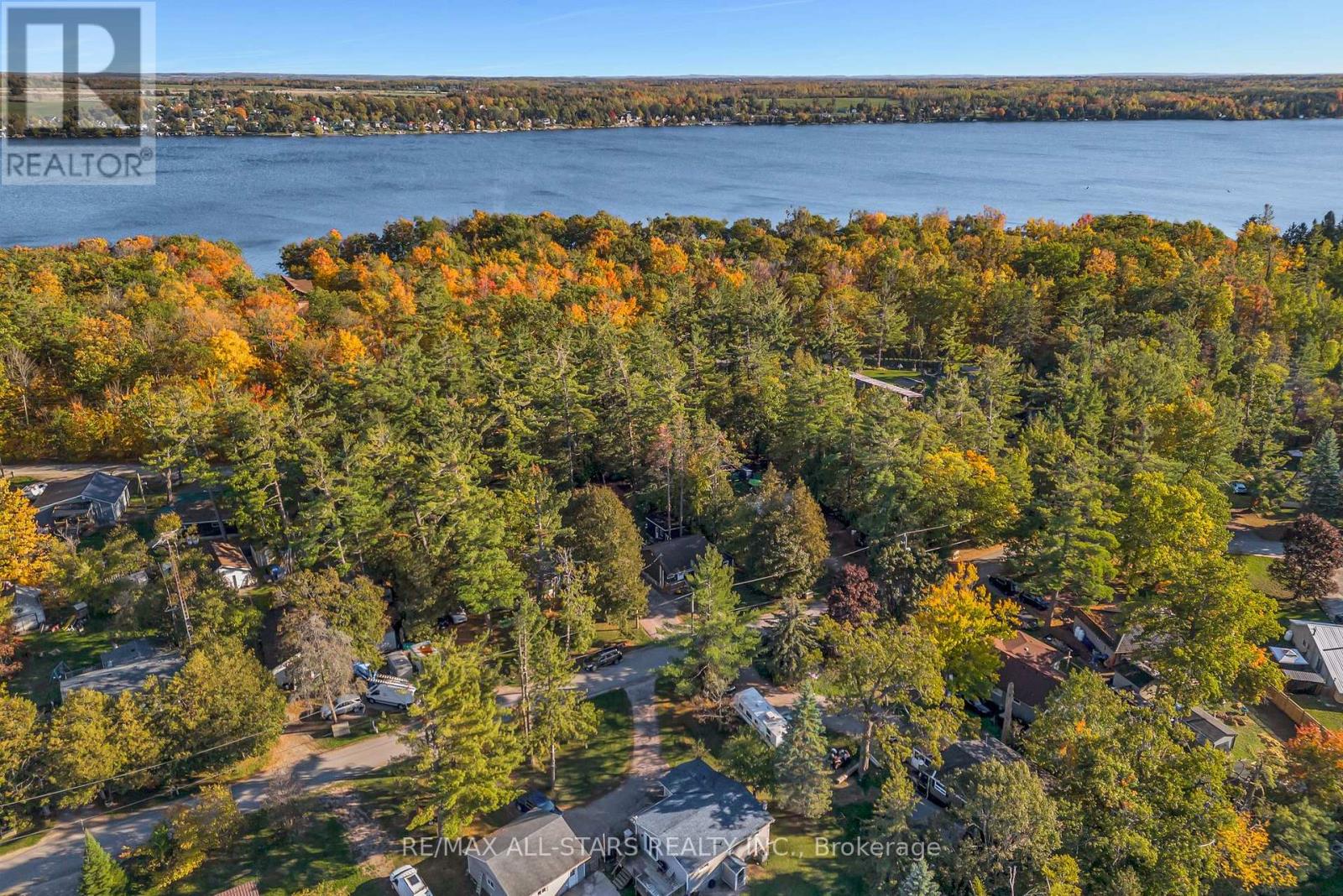 16 Parkhill Drive, Kawartha Lakes (Fenelon Falls), Ontario  K0M 1N0 - Photo 2 - X12471158
