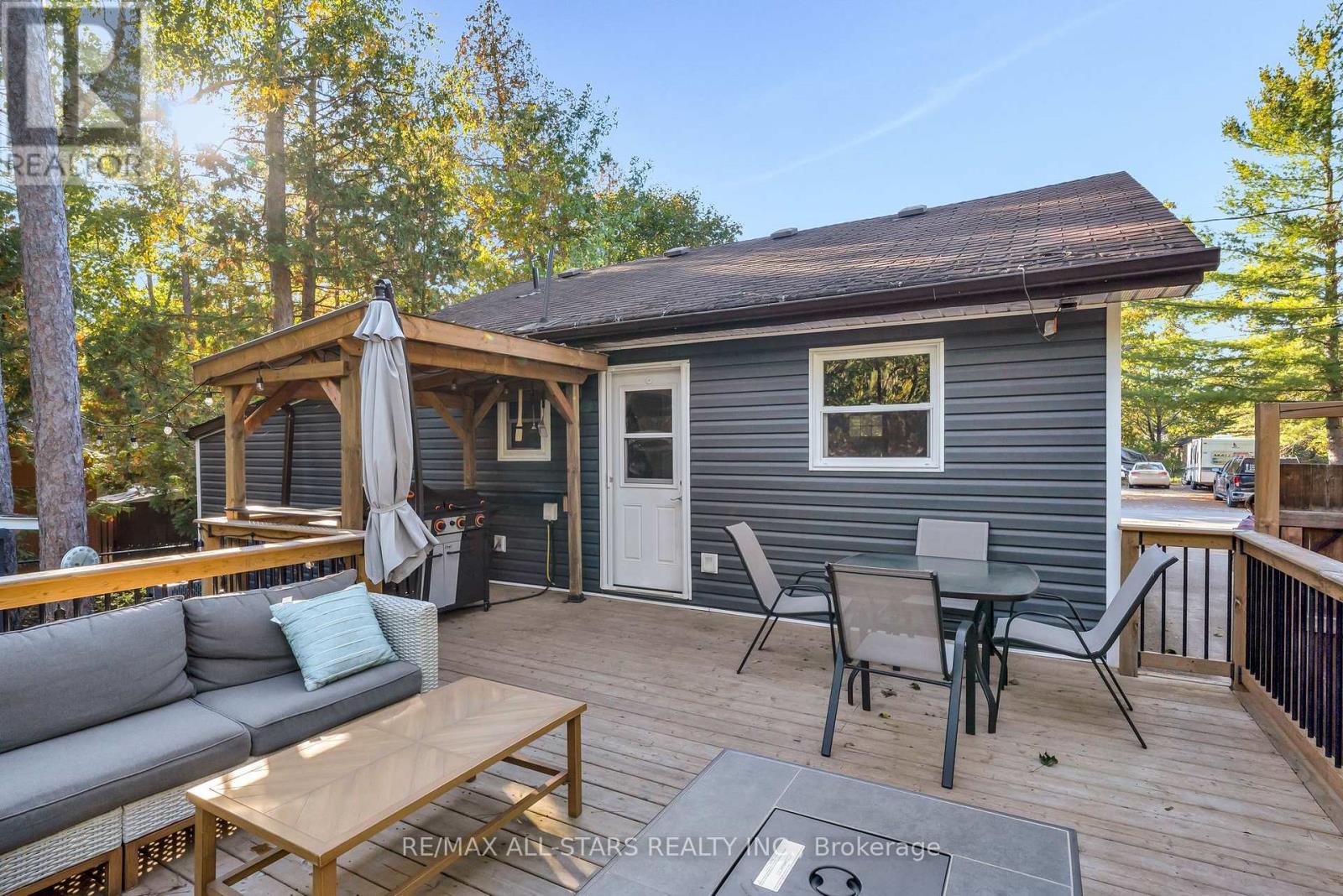 16 Parkhill Drive, Kawartha Lakes (Fenelon Falls), Ontario  K0M 1N0 - Photo 34 - X12471158