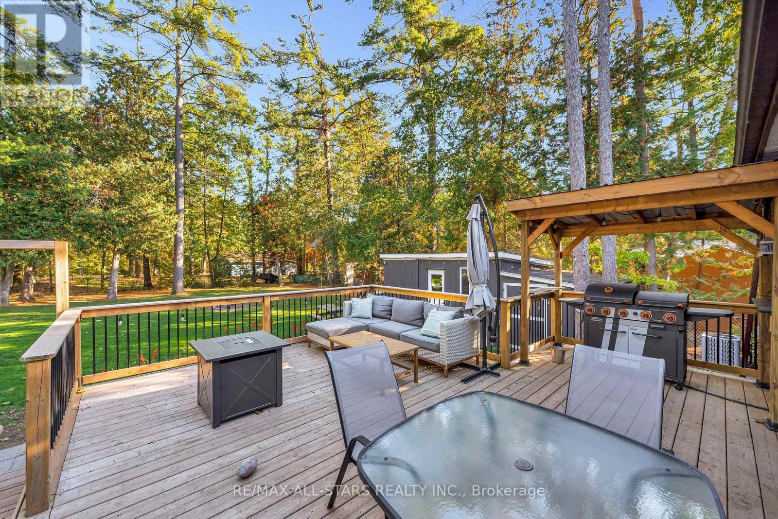 16 Parkhill Drive, Kawartha Lakes (Fenelon Falls), Ontario  K0M 1N0 - Photo 35 - X12471158