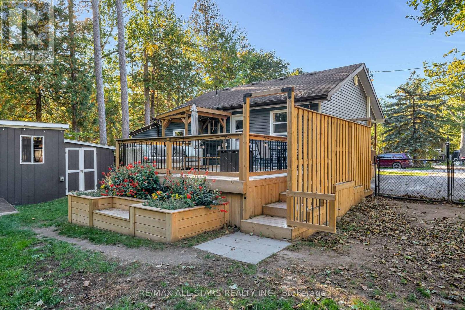 16 Parkhill Drive, Kawartha Lakes (Fenelon Falls), Ontario  K0M 1N0 - Photo 36 - X12471158