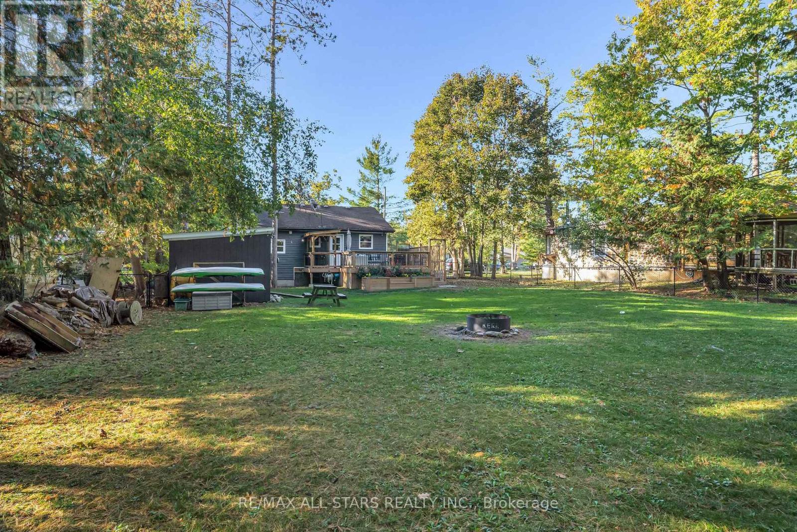 16 Parkhill Drive, Kawartha Lakes (Fenelon Falls), Ontario  K0M 1N0 - Photo 37 - X12471158