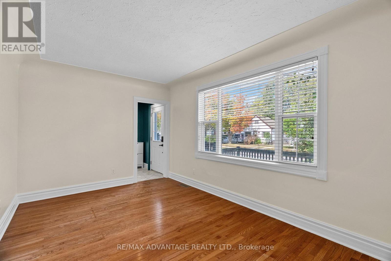 555 Chester Street, London South, Ontario  N6C 2K1 - Photo 7 - X12471166