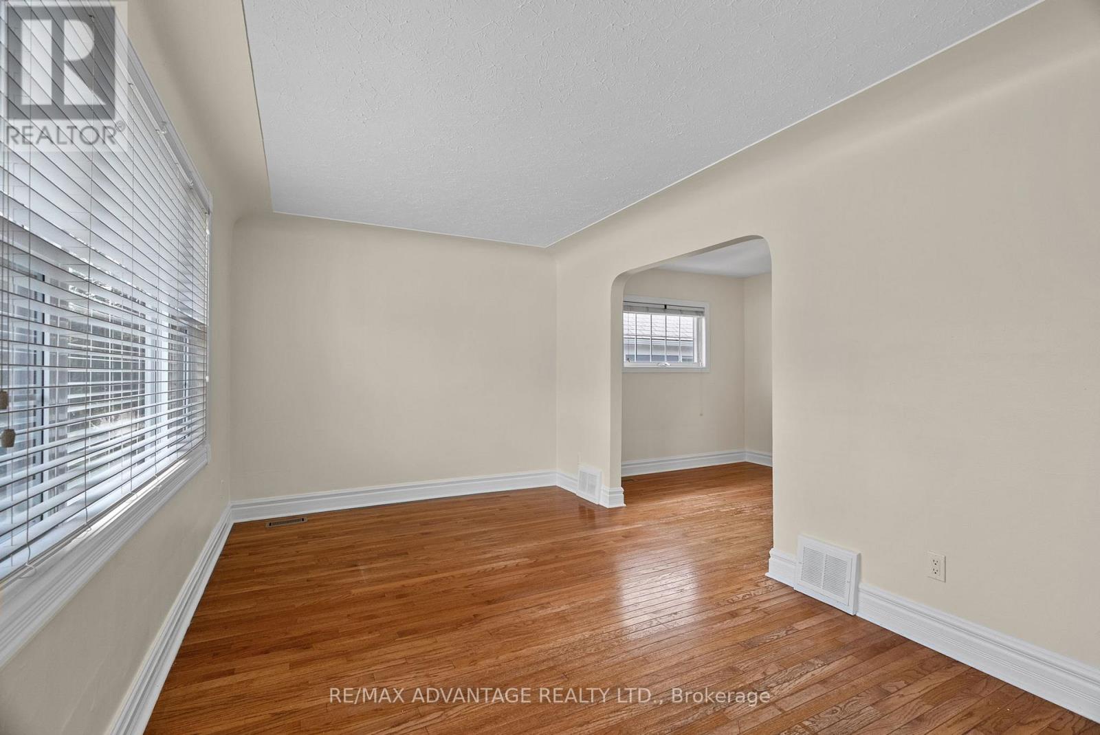 555 Chester Street, London South, Ontario  N6C 2K1 - Photo 9 - X12471166