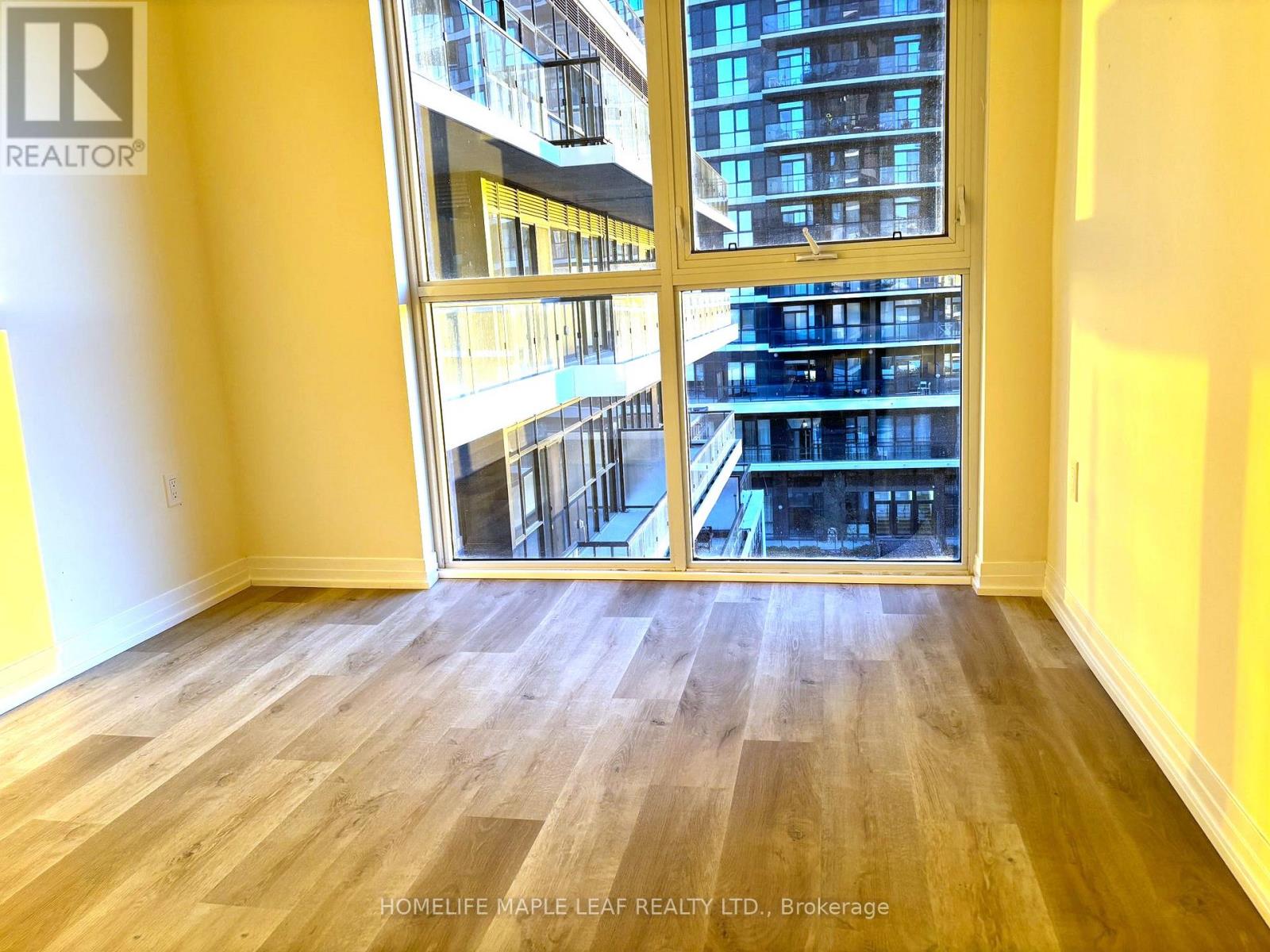 512 - 15 Watergarden Drive, Mississauga, Ontario  L5R 0H4 - Photo 14 - W12471091