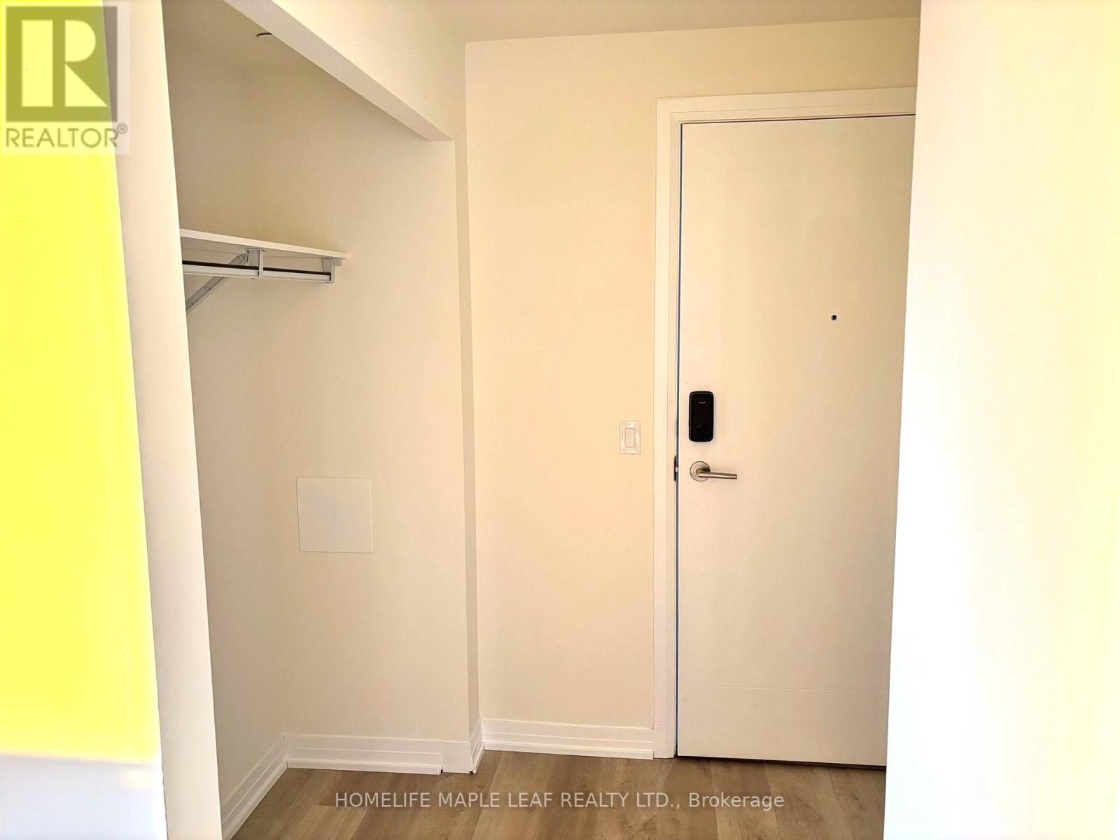 512 - 15 Watergarden Drive, Mississauga, Ontario  L5R 0H4 - Photo 2 - W12471091