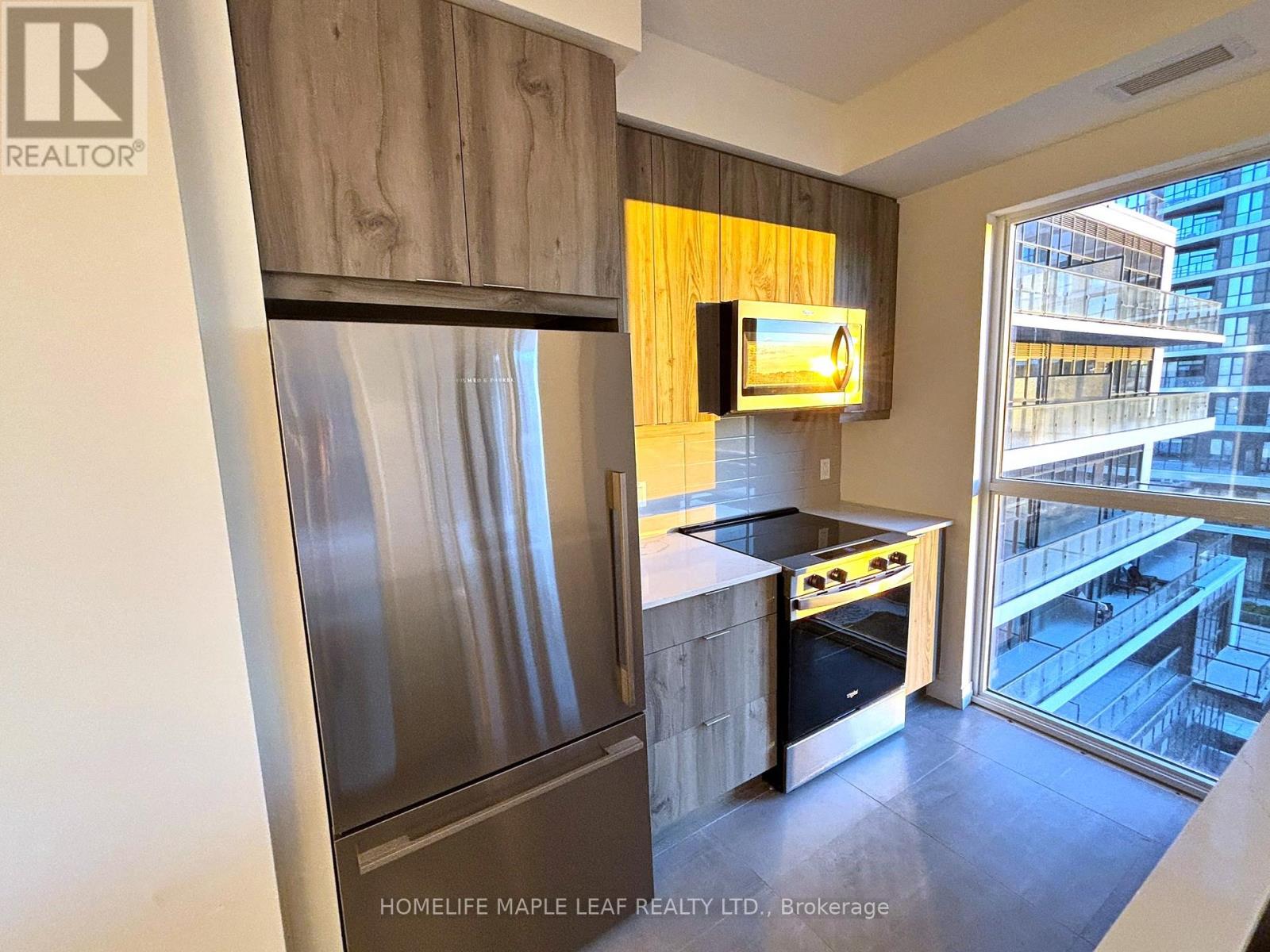 512 - 15 Watergarden Drive, Mississauga, Ontario  L5R 0H4 - Photo 7 - W12471091