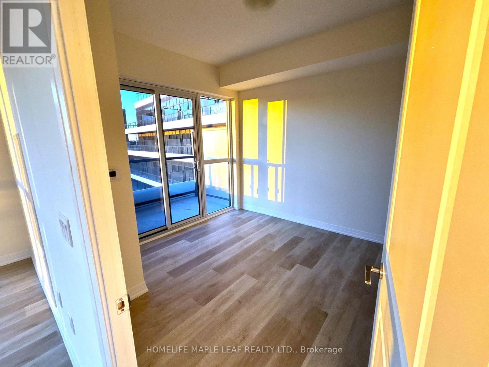 512 - 15 Watergarden Drive, Mississauga, Ontario  L5R 0H4 - Photo 9 - W12471091