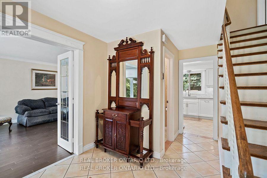 841 Fletcher Valley Crescent, Mississauga, Ontario  L5J 2X6 - Photo 17 - W12471092
