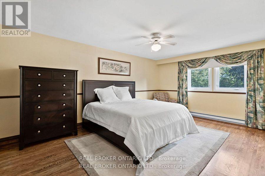 841 Fletcher Valley Crescent, Mississauga, Ontario  L5J 2X6 - Photo 25 - W12471092