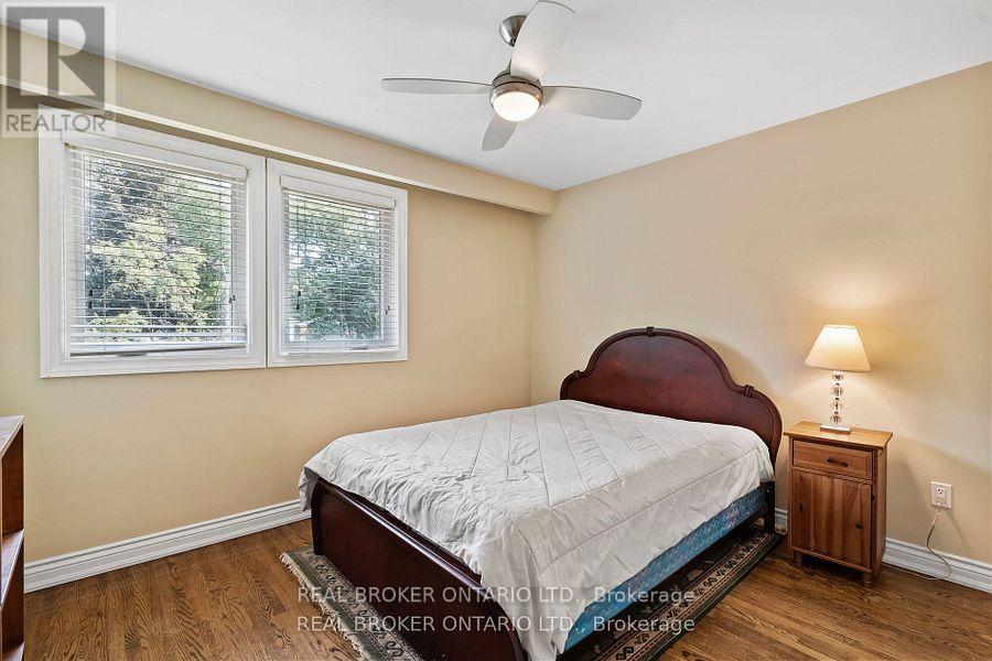 841 Fletcher Valley Crescent, Mississauga, Ontario  L5J 2X6 - Photo 28 - W12471092