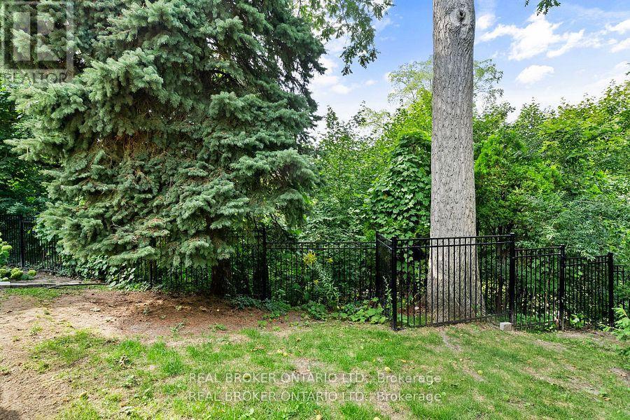 841 Fletcher Valley Crescent, Mississauga, Ontario  L5J 2X6 - Photo 40 - W12471092