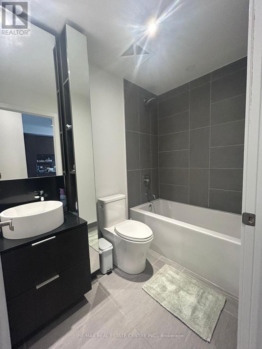 623 - 28 Ann Street, Mississauga, Ontario  L5G 3G1 - Photo 6 - W12471100