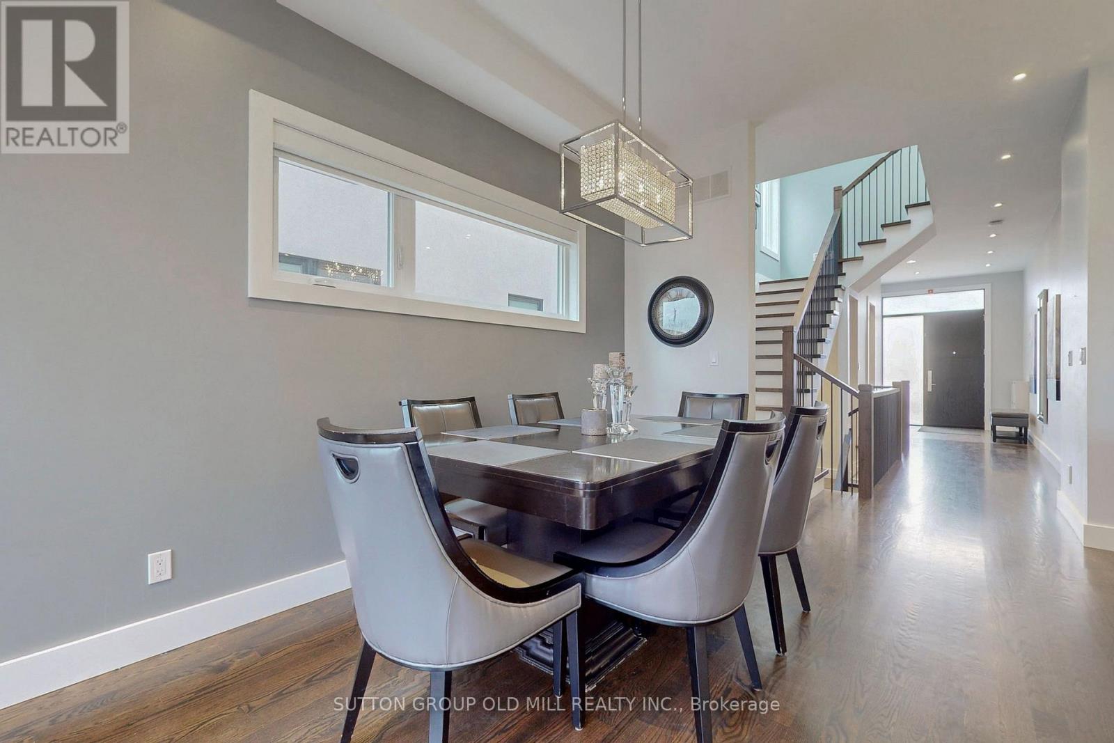 1086 Gardner Avenue, Mississauga, Ontario  L5E 1B7 - Photo 10 - W12471104