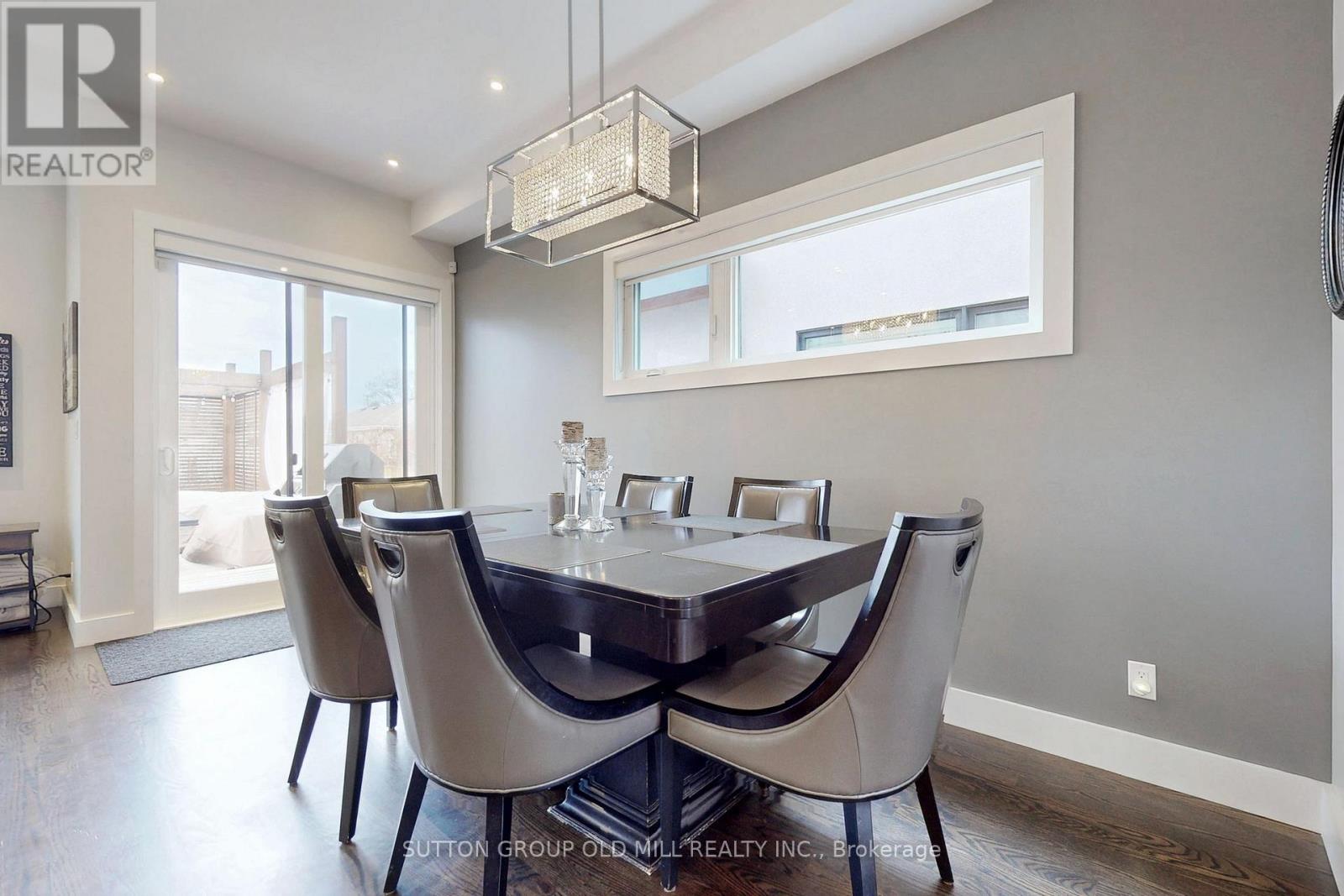 1086 Gardner Avenue, Mississauga, Ontario  L5E 1B7 - Photo 11 - W12471104