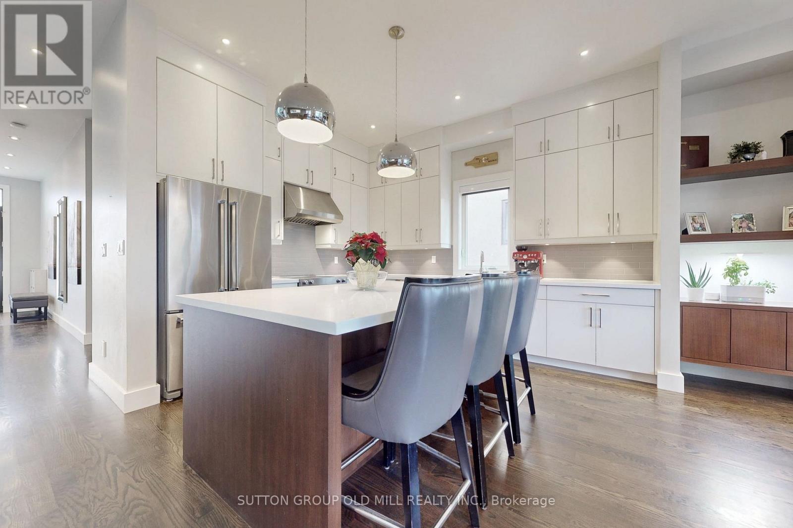 1086 Gardner Avenue, Mississauga, Ontario  L5E 1B7 - Photo 13 - W12471104