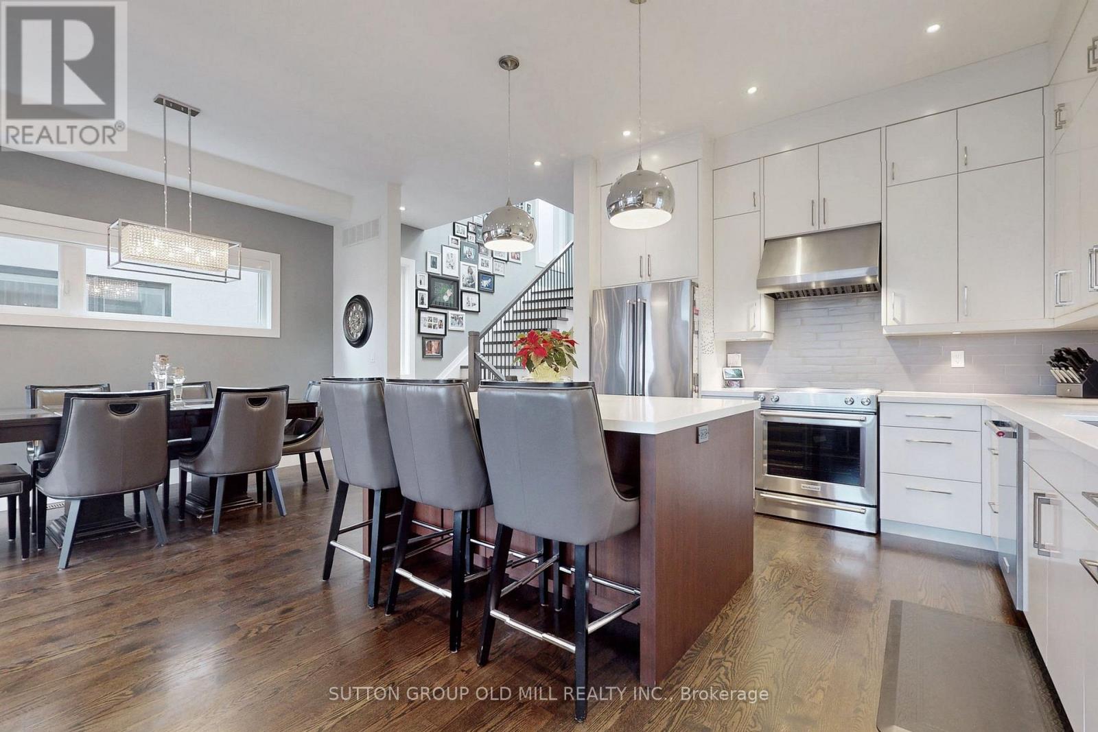 1086 Gardner Avenue, Mississauga, Ontario  L5E 1B7 - Photo 14 - W12471104