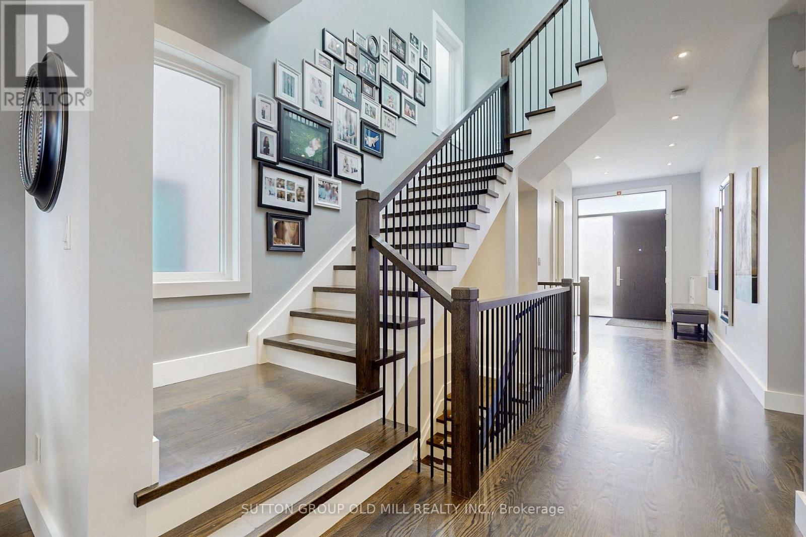1086 Gardner Avenue, Mississauga, Ontario  L5E 1B7 - Photo 21 - W12471104