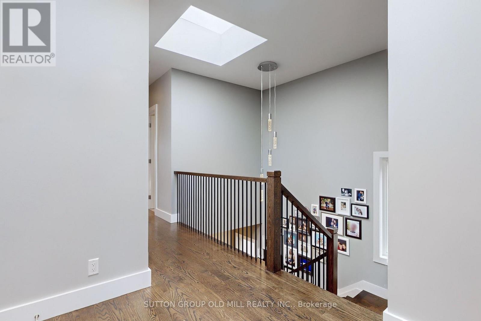 1086 Gardner Avenue, Mississauga, Ontario  L5E 1B7 - Photo 23 - W12471104