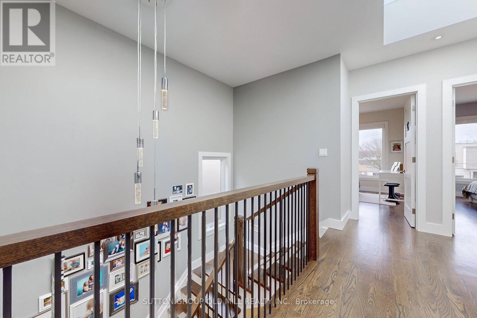 1086 Gardner Avenue, Mississauga, Ontario  L5E 1B7 - Photo 24 - W12471104