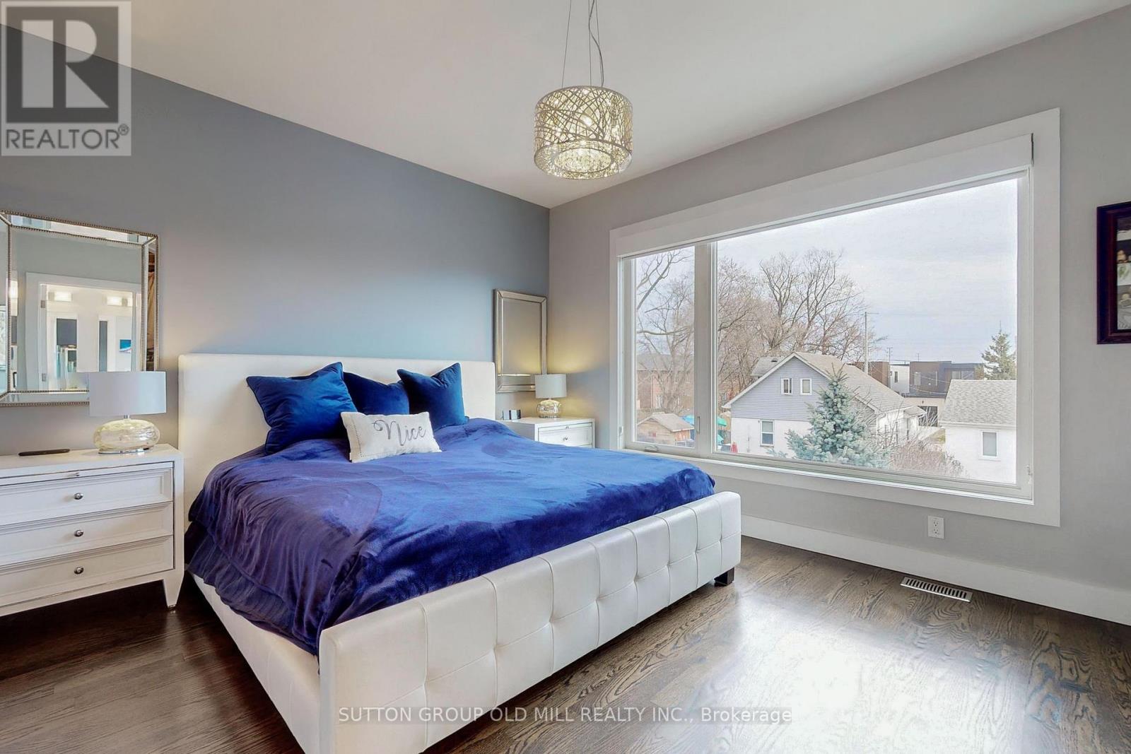 1086 Gardner Avenue, Mississauga, Ontario  L5E 1B7 - Photo 25 - W12471104