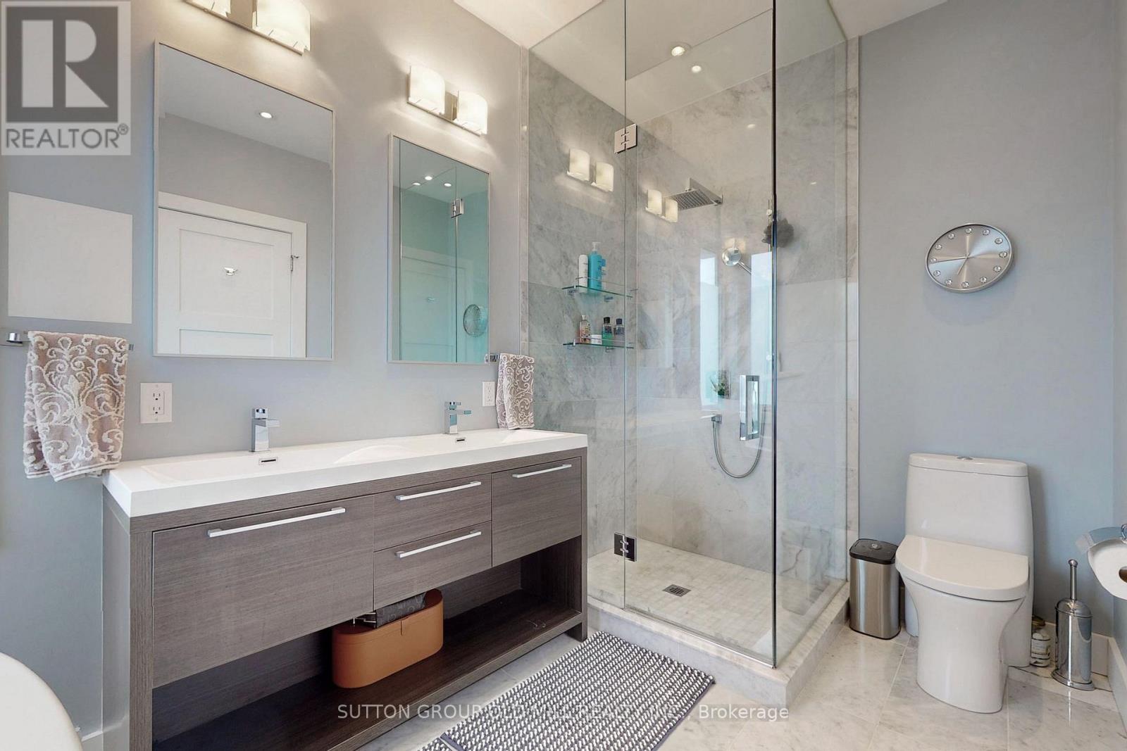 1086 Gardner Avenue, Mississauga, Ontario  L5E 1B7 - Photo 28 - W12471104