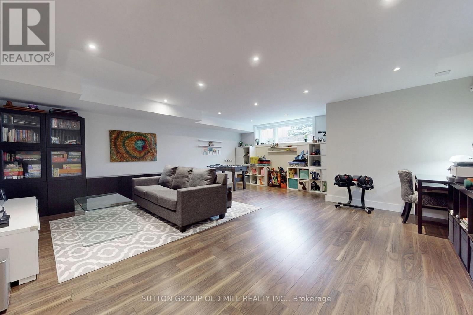 1086 Gardner Avenue, Mississauga, Ontario  L5E 1B7 - Photo 36 - W12471104