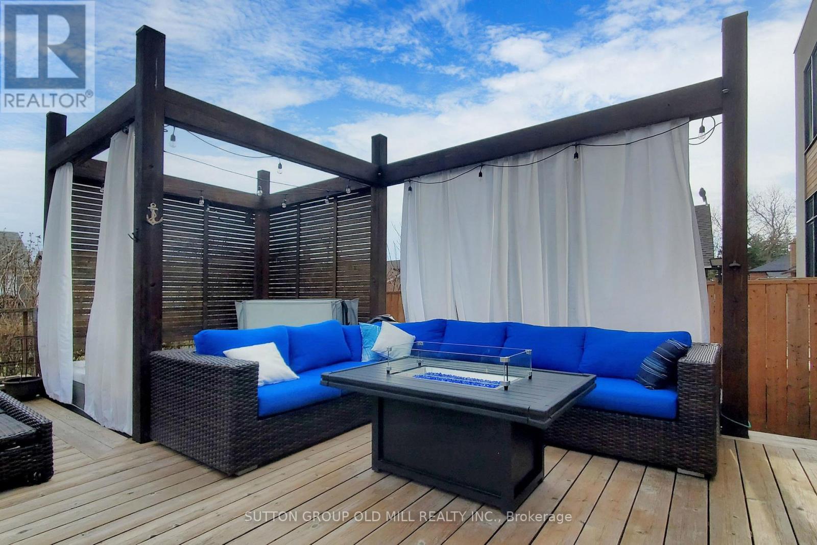 1086 Gardner Avenue, Mississauga, Ontario  L5E 1B7 - Photo 42 - W12471104