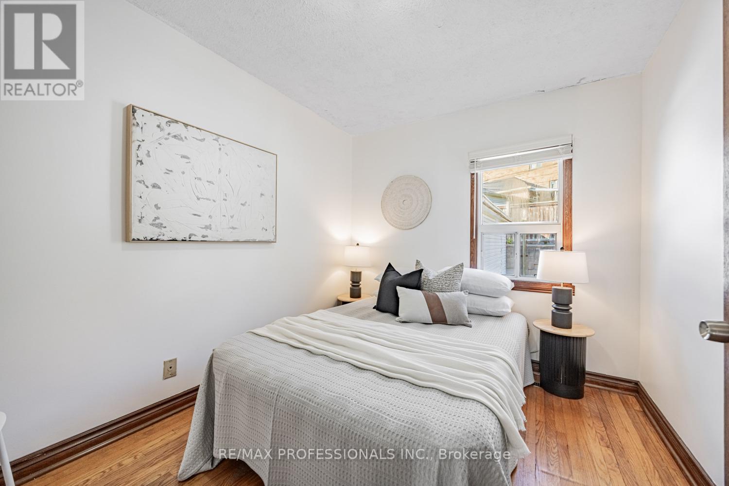 54 Holmesdale Crescent, Toronto, Ontario  M6E 1Y5 - Photo 19 - W12471105