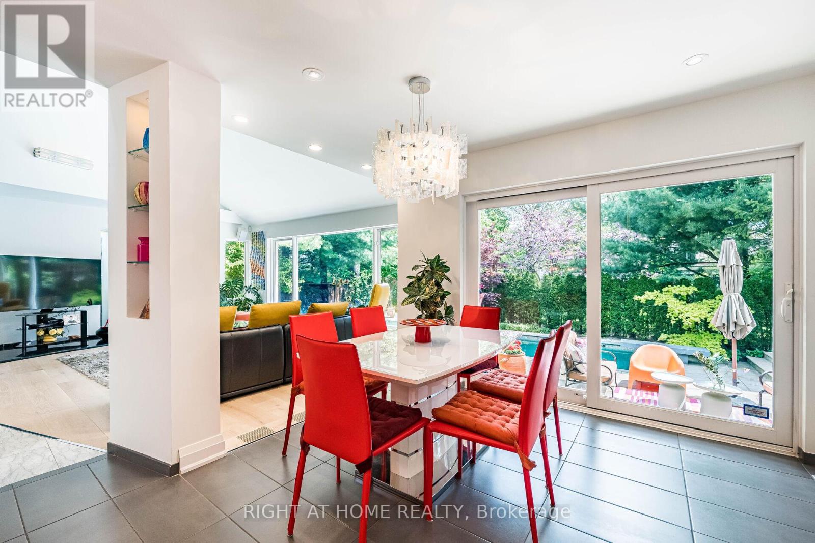 1 Friars Lane, Toronto, Ontario  M9A 1T6 - Photo 16 - W12471110