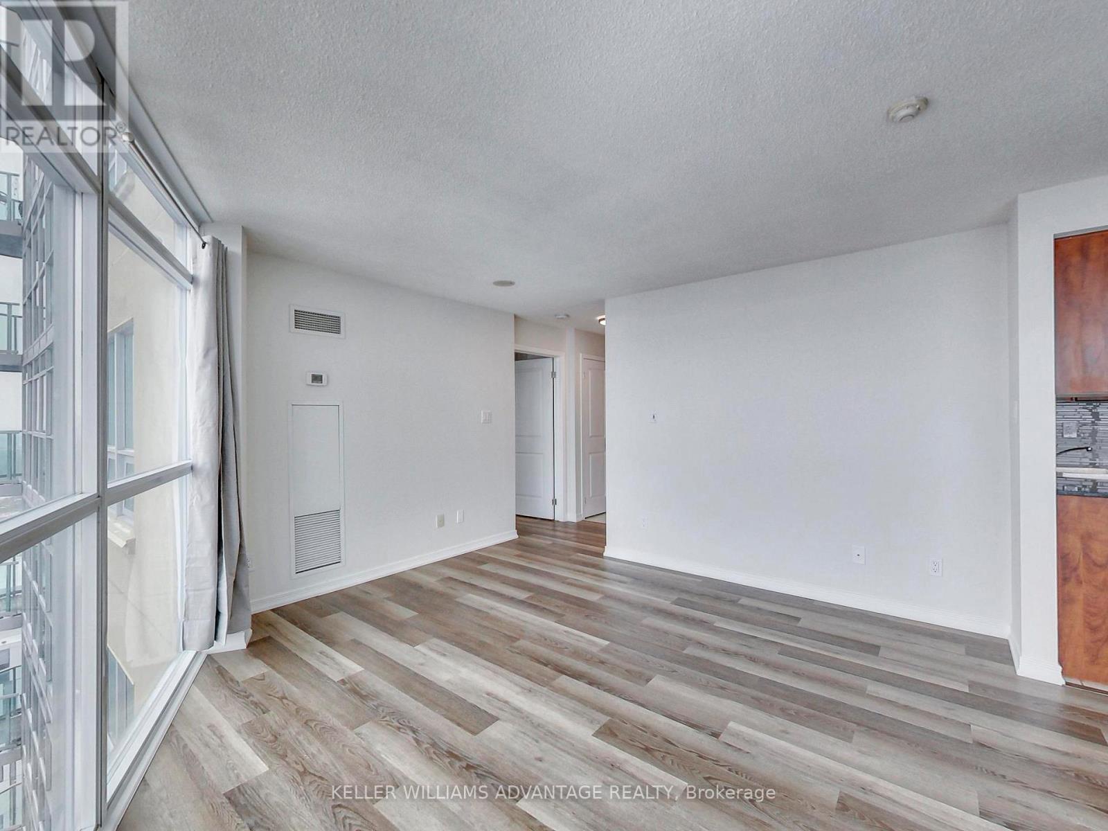 2204 - 9 George Street, Brampton, Ontario  L6X 0T6 - Photo 12 - W12471118