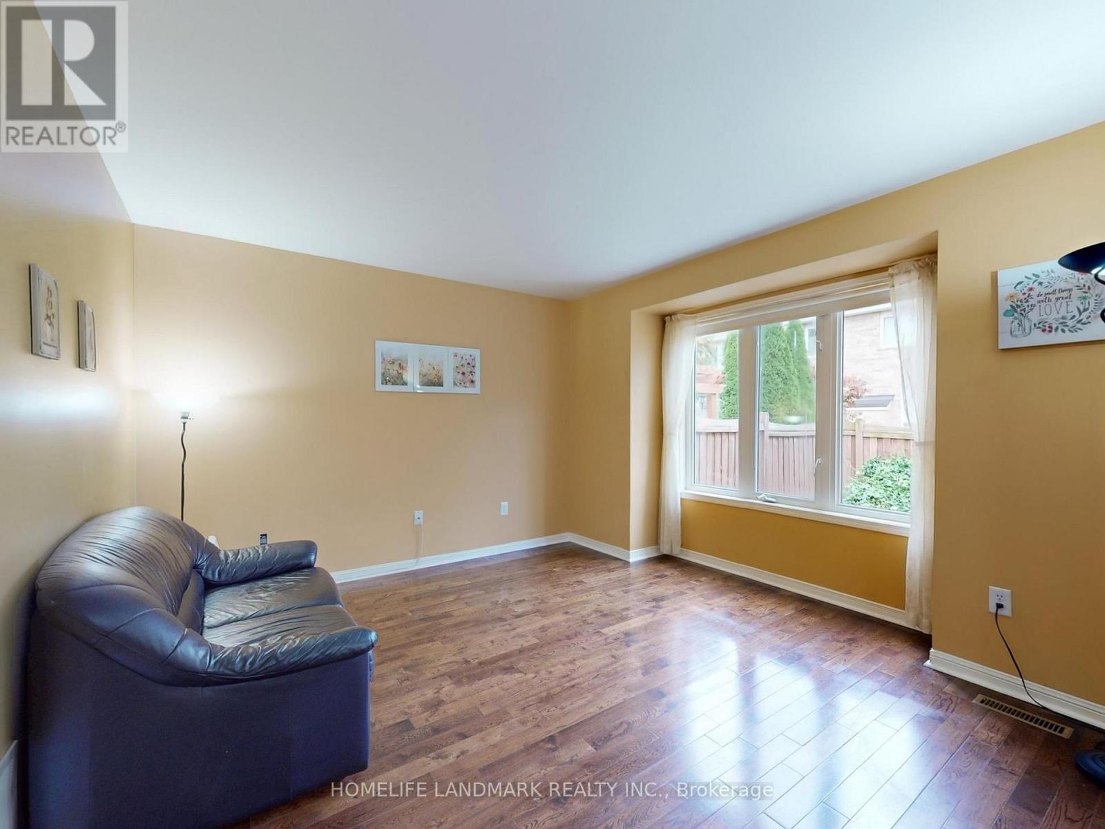5919 Osprey Boulevard, Mississauga, Ontario  L5N 8J7 - Photo 10 - W12471127