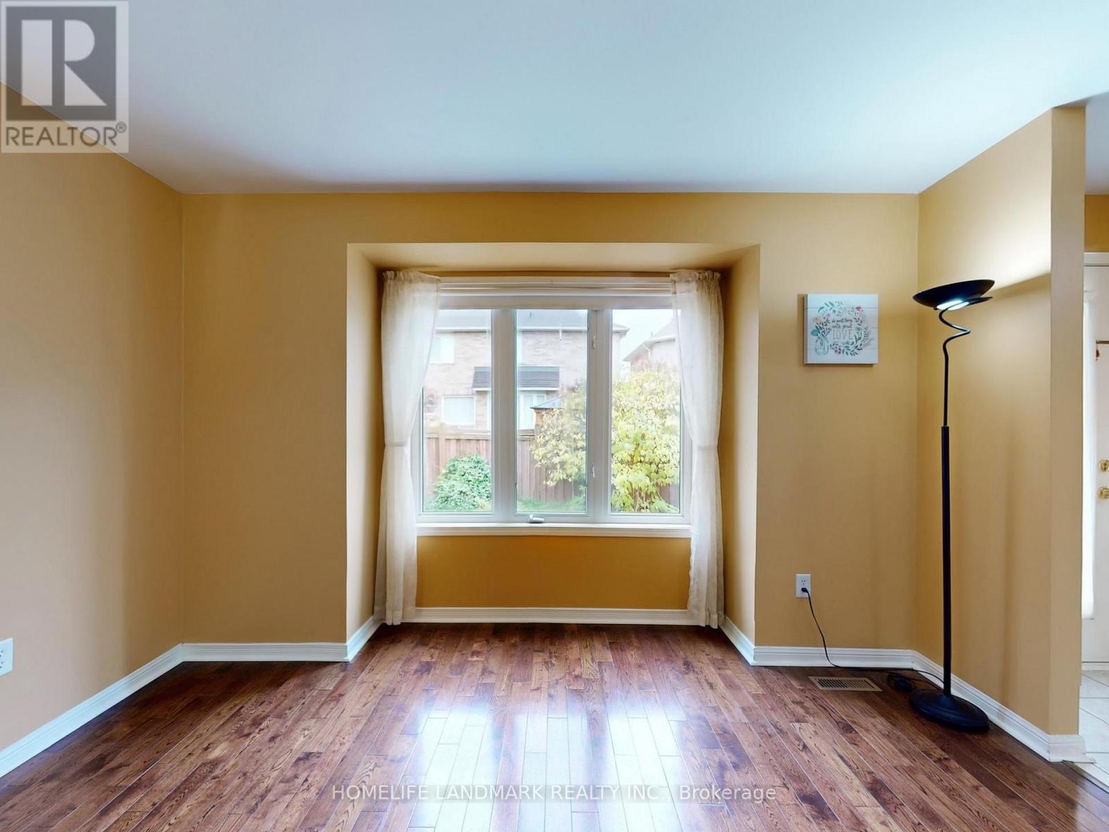 5919 Osprey Boulevard, Mississauga, Ontario  L5N 8J7 - Photo 11 - W12471127