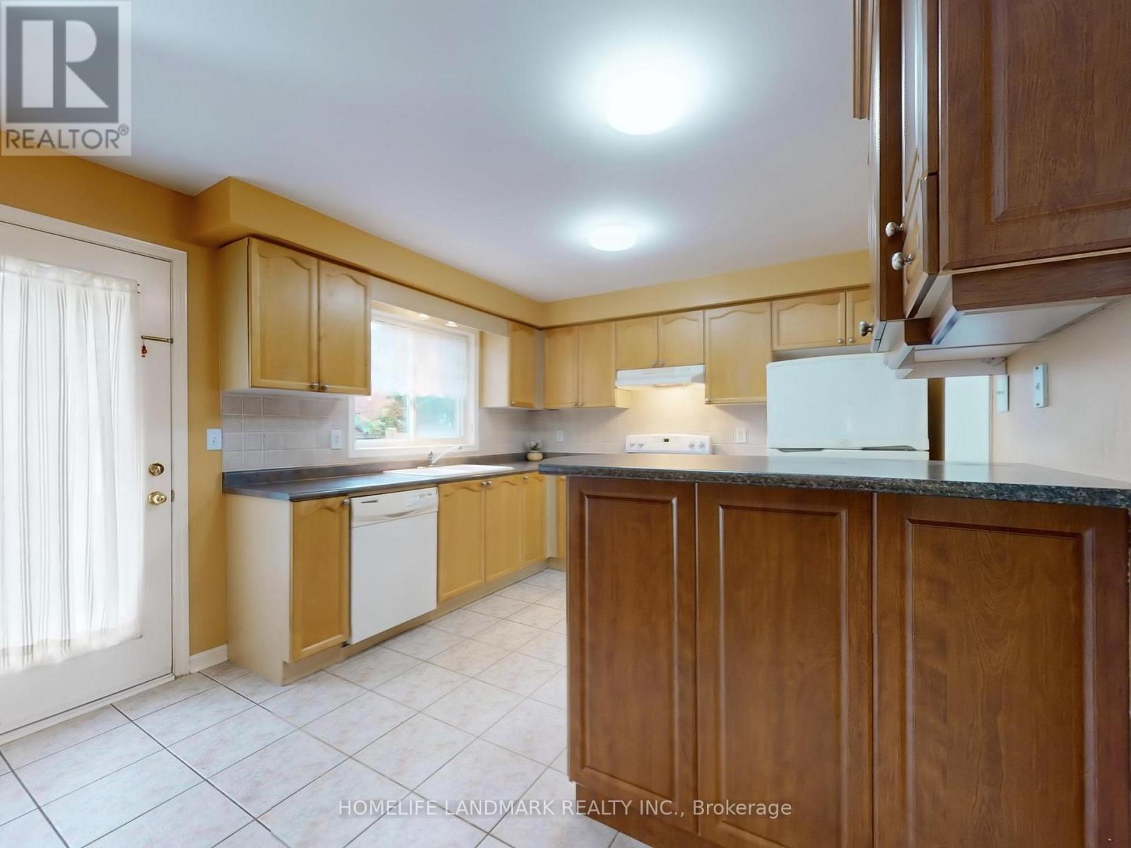 5919 Osprey Boulevard, Mississauga, Ontario  L5N 8J7 - Photo 16 - W12471127