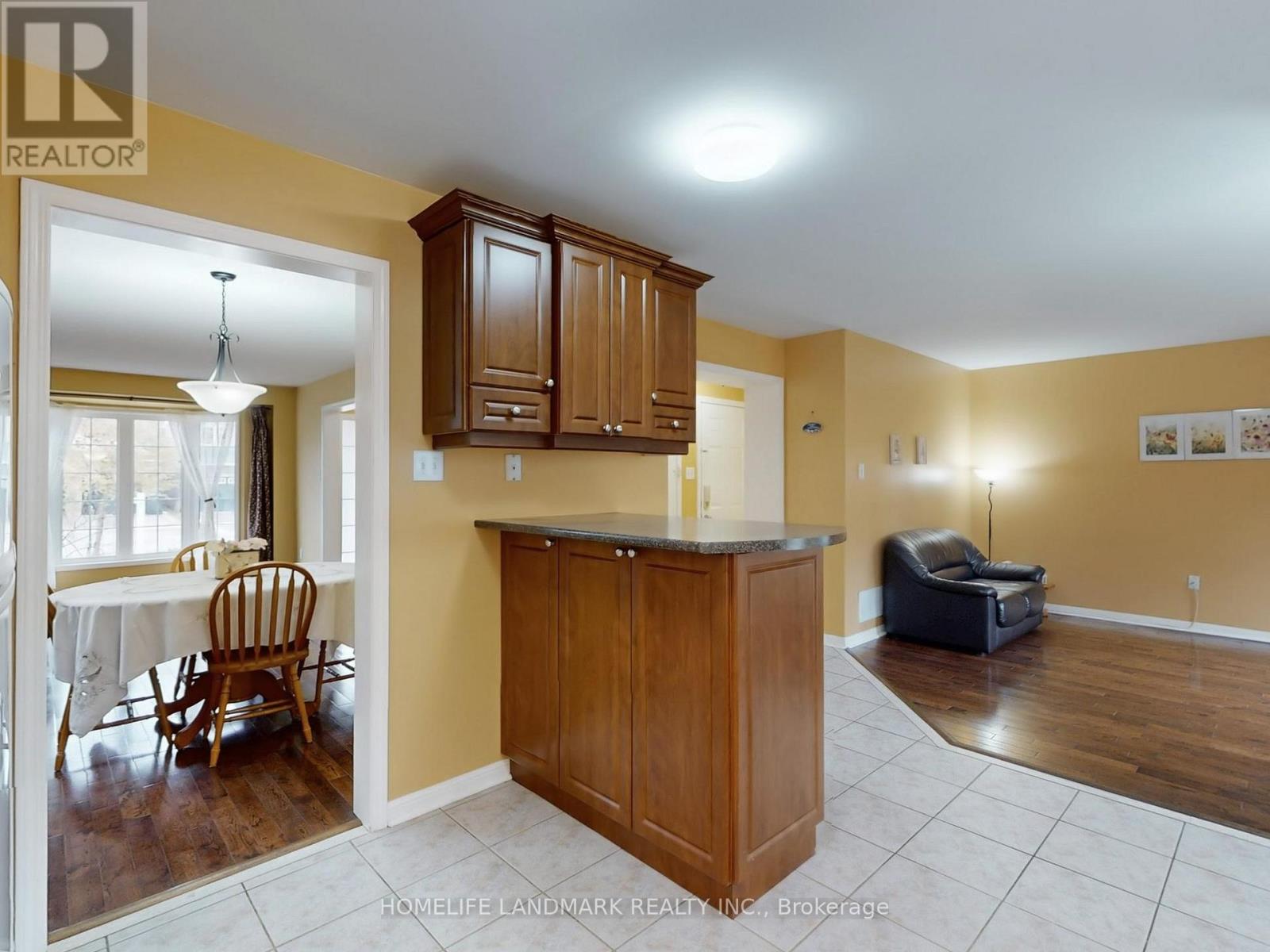5919 Osprey Boulevard, Mississauga, Ontario  L5N 8J7 - Photo 19 - W12471127