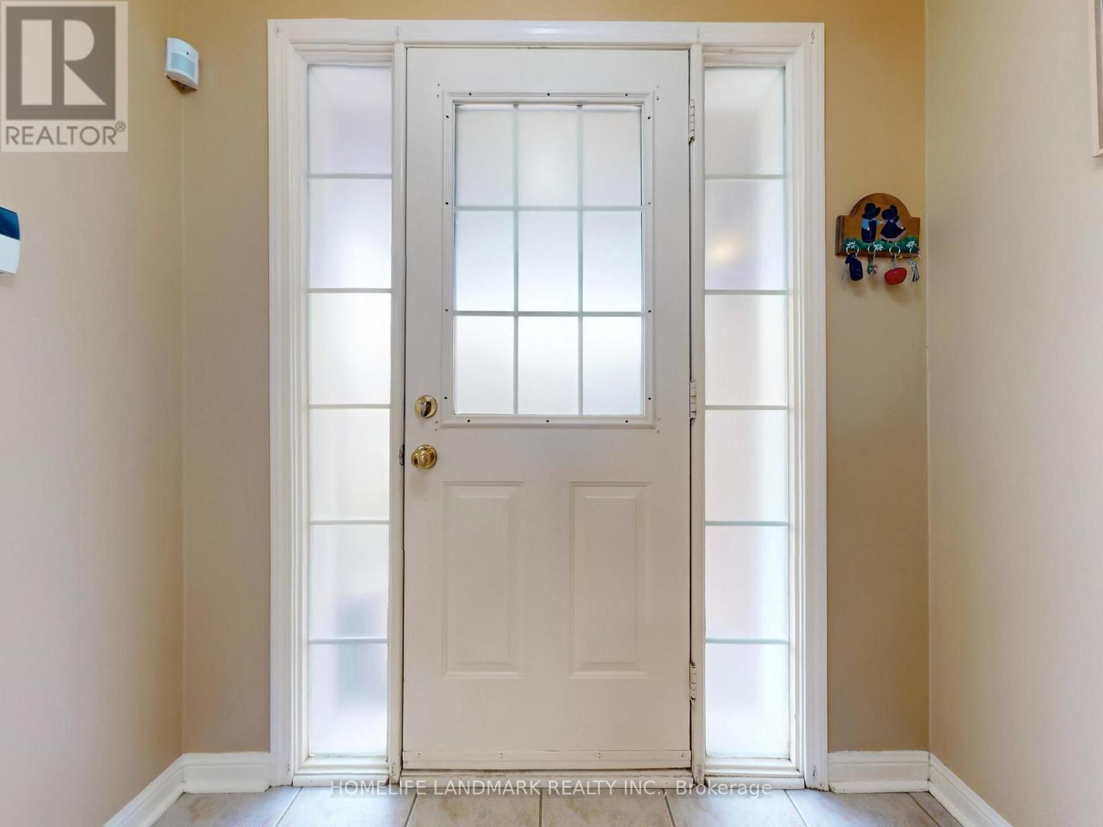 5919 Osprey Boulevard, Mississauga, Ontario  L5N 8J7 - Photo 21 - W12471127
