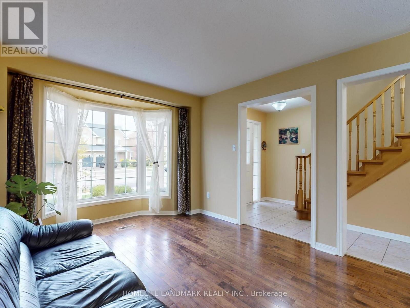 5919 Osprey Boulevard, Mississauga, Ontario  L5N 8J7 - Photo 4 - W12471127