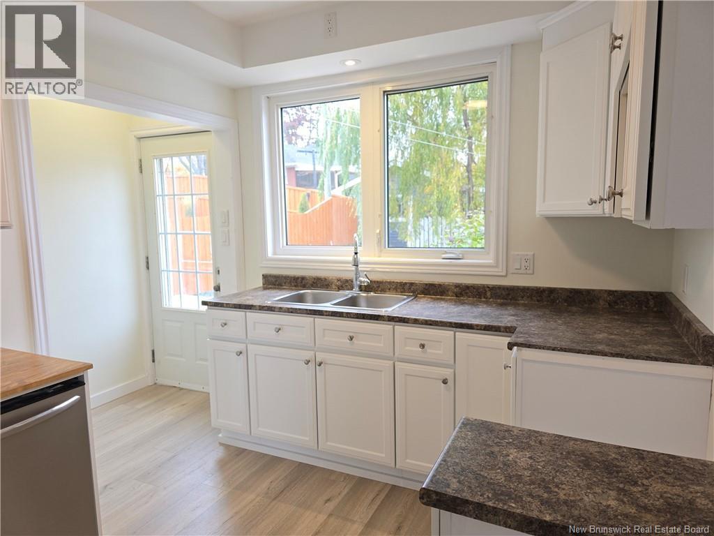 485 Varrily, Bathurst, New Brunswick  E8K 1W3 - Photo 12 - NB128777