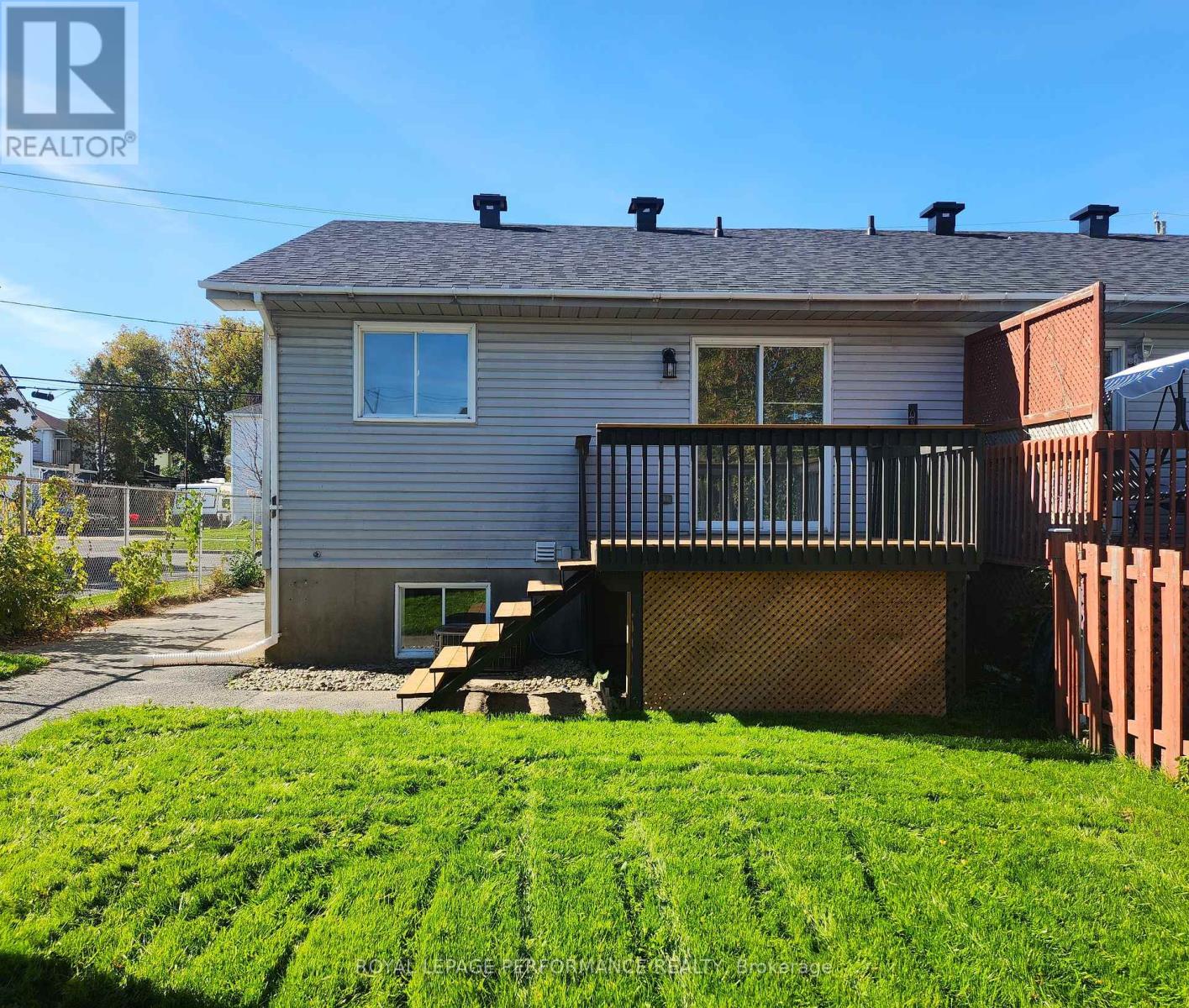 405 Carleton Street E, Cornwall, Ontario  K6H 4X9 - Photo 3 - X12465190