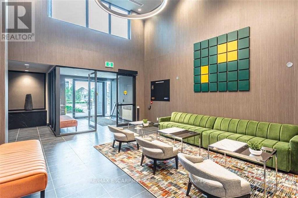 214 - 95 Dundas Street W, Oakville, Ontario  L6M 5N4 - Photo 3 - W12356864