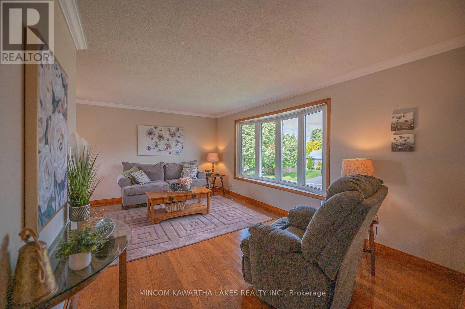 919 Sydenham Road, Peterborough, Ontario  K9J 1K5 - Photo 5 - X12464905