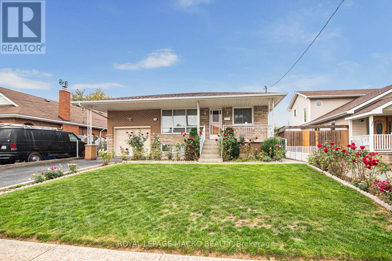 31 ADAIR AVENUE N, Hamilton, Ontario