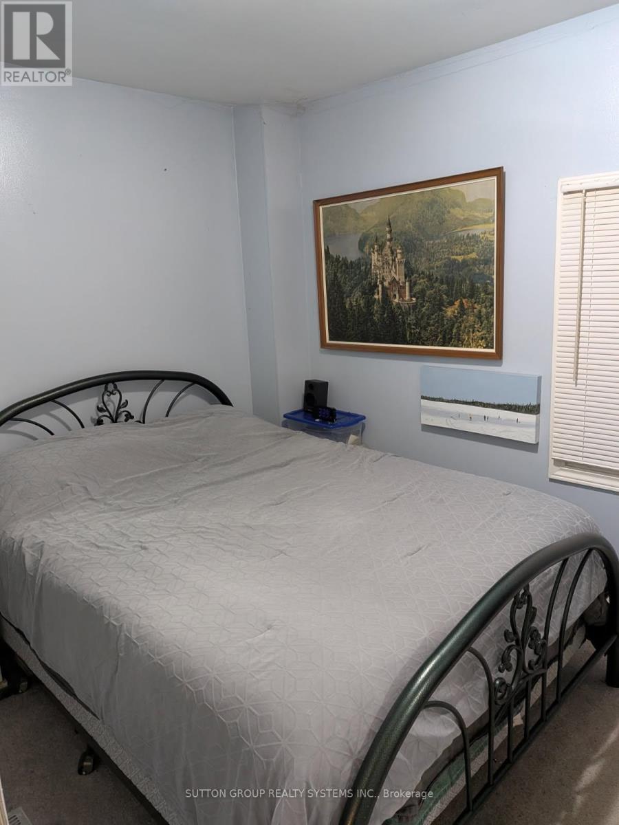 58 Newport Avenue, Toronto, Ontario  M1L 1J1 - Photo 5 - E12470460