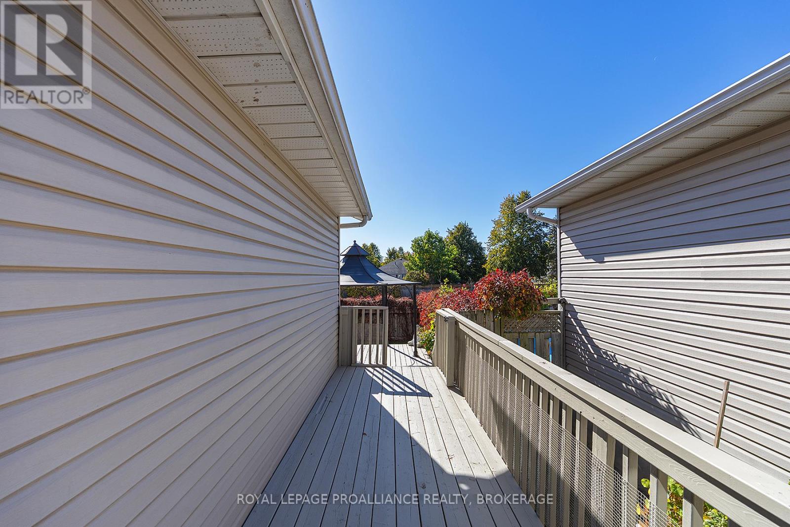 472 Freeman Crescent, Kingston (Kingston East (Incl Barret Crt)), Ontario  K7K 7C9 - Photo 12 - X12471255