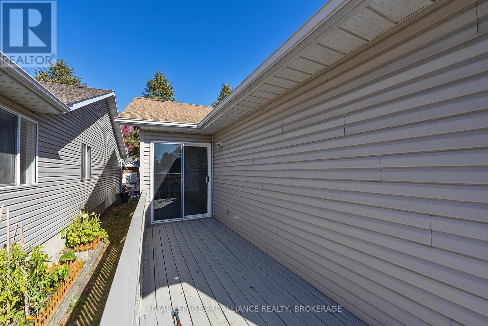 472 Freeman Crescent, Kingston (Kingston East (Incl Barret Crt)), Ontario  K7K 7C9 - Photo 13 - X12471255