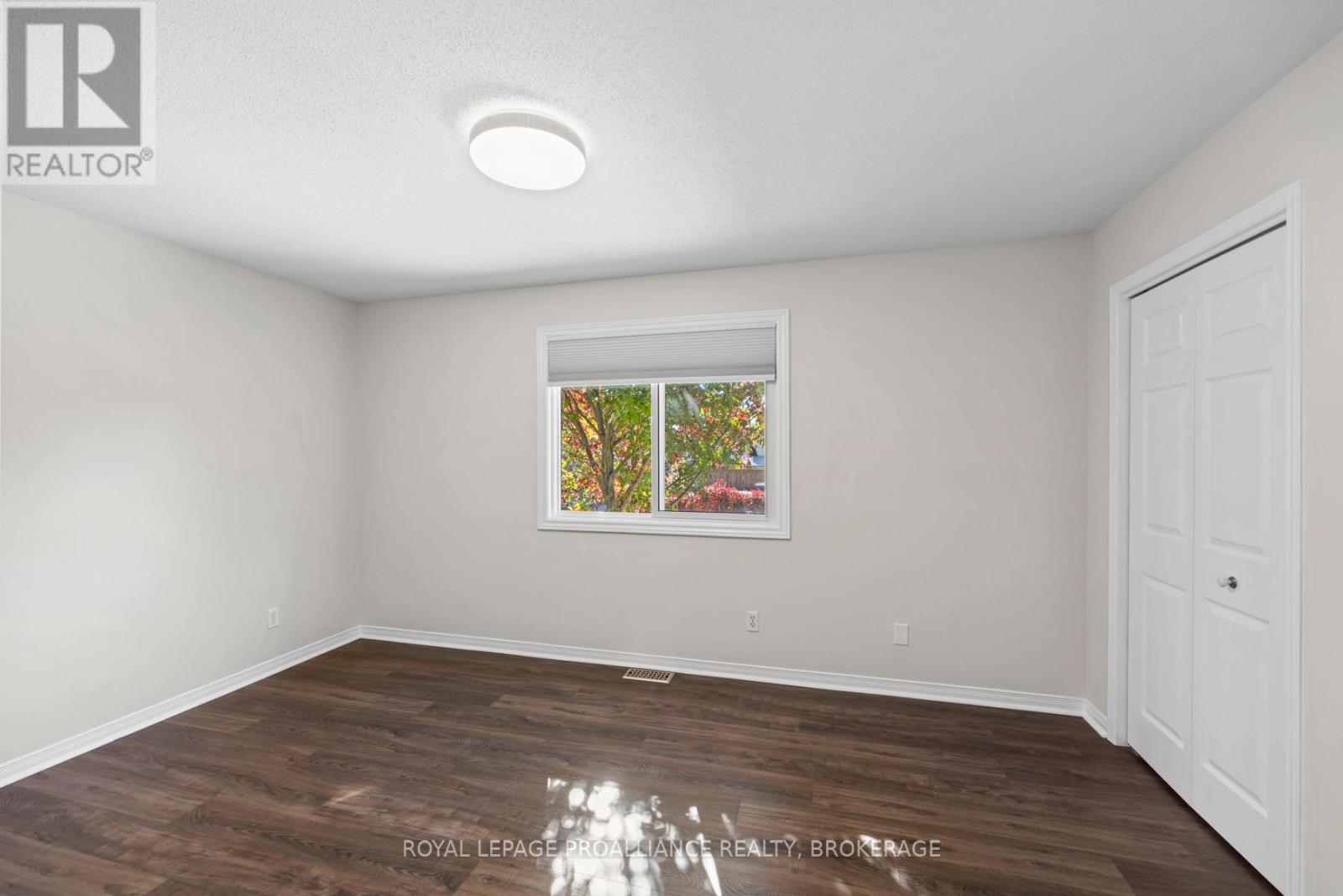 472 Freeman Crescent, Kingston (Kingston East (Incl Barret Crt)), Ontario  K7K 7C9 - Photo 18 - X12471255